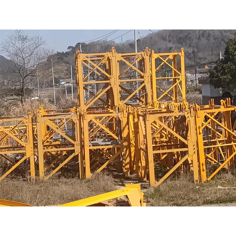 2019-2023 used tower crane YONGMAO STT153 7015-10 for construction (1)